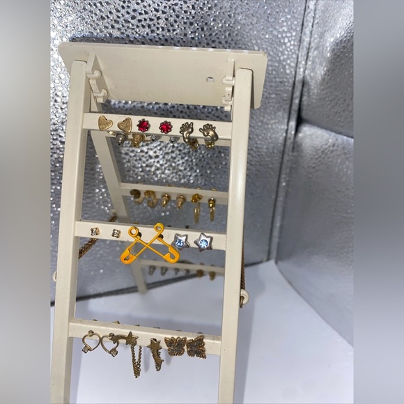 Lot Of 24 Pairs Earrings With Vintage Ladder Rack Organizer - Picture 5 of 6